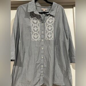 Dress Barn Gray Button-Up Shirt with White Embroidery